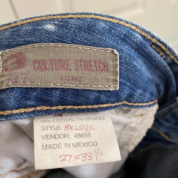BKE Culture Buckle Women's Medium Light Wash Bootcut Blue Jeans Size 27 33.5 - Picture 3 of 11